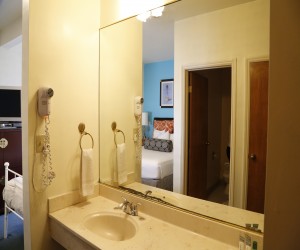 Marina Inn San Francisco - Bathroom Vanity in Private Bathroom at Marina Inn
